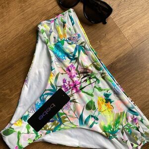 NWT Bebe Tropical Floral Bikini Bottoms - Size L, Strappy Hatch Detail